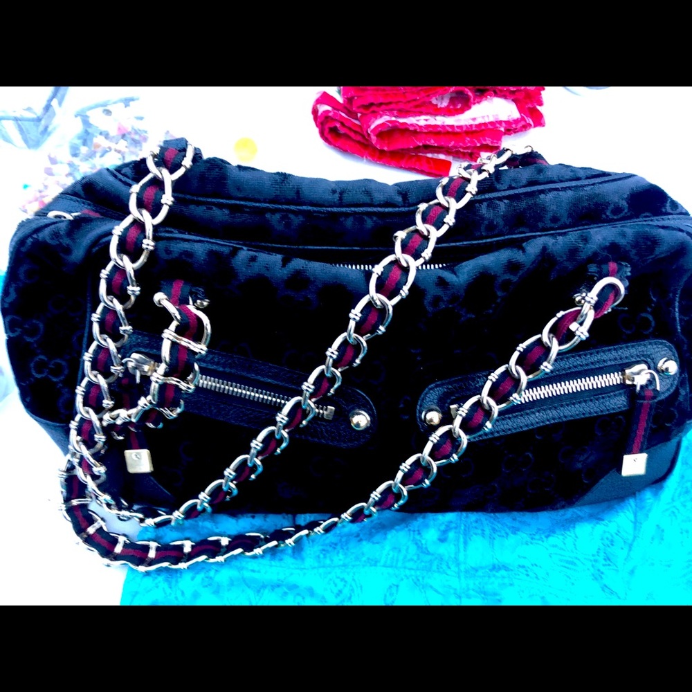 Back on the market! Gucci black velvet handbag
